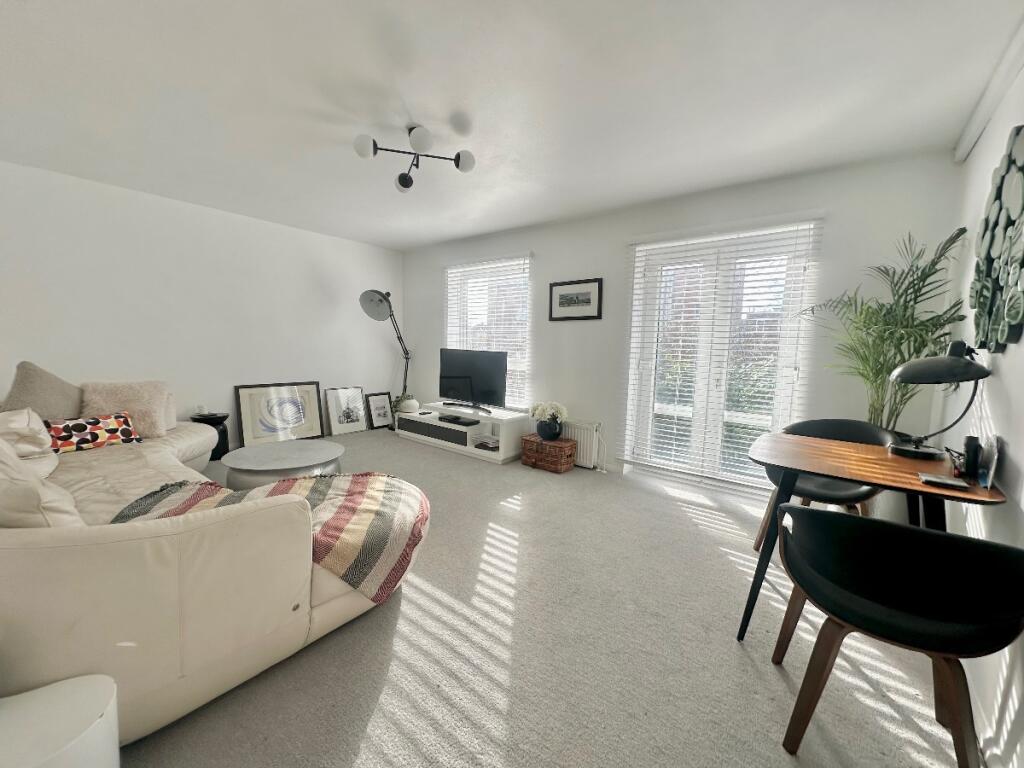 Sunnydene Close, Harold Wood, Romford photo 4