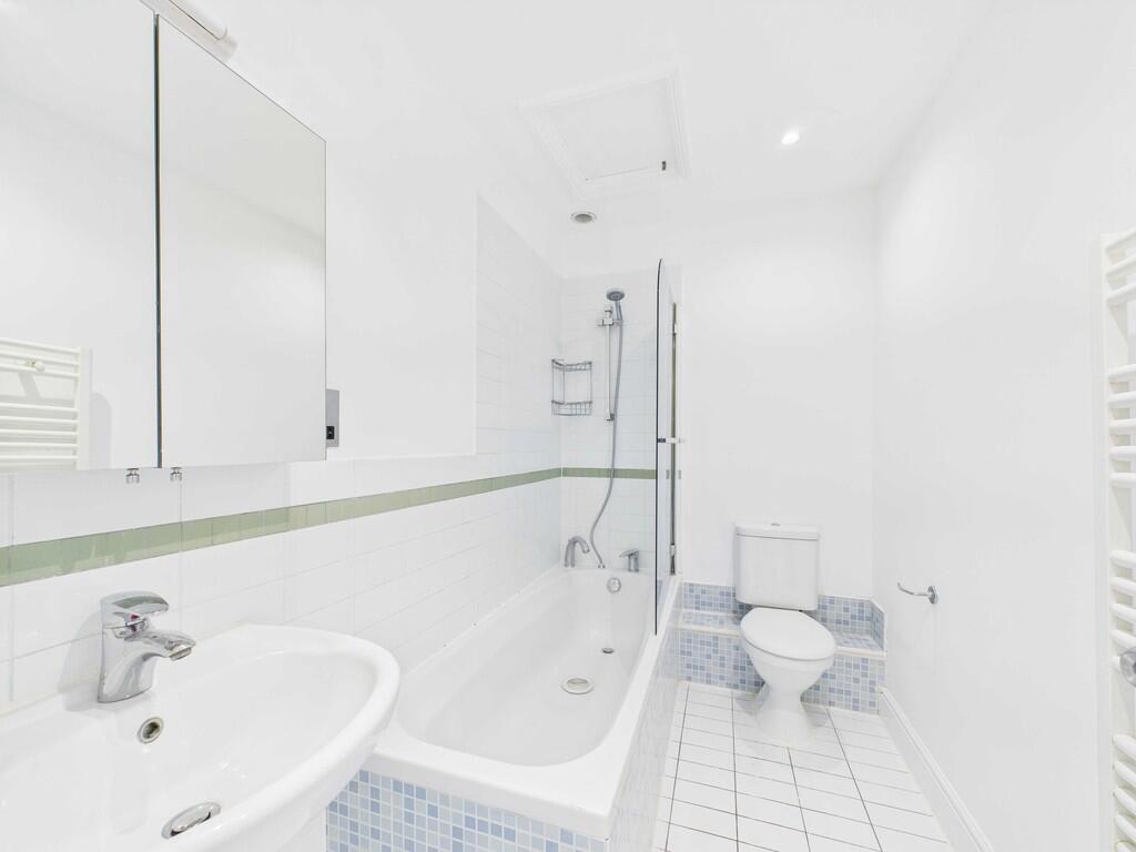 Apartment in London - More