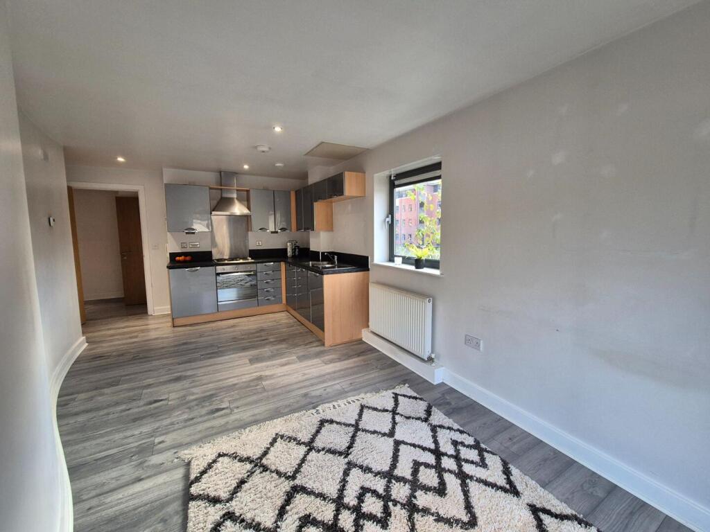 Apartment in Sheffield, South Yorkshire - View 4