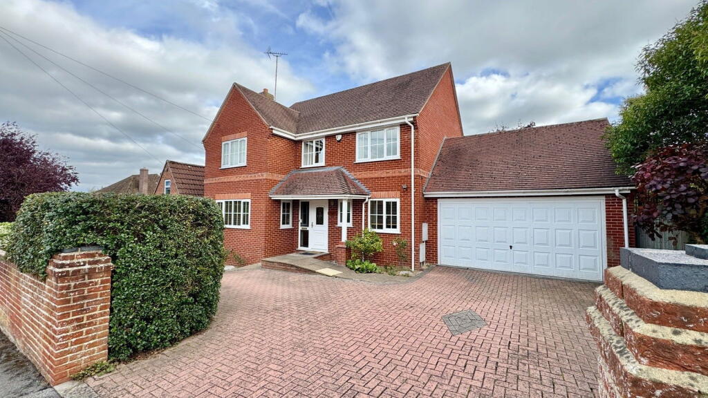 Main image of property: Wendan Road, Newbury, RG14 7AG