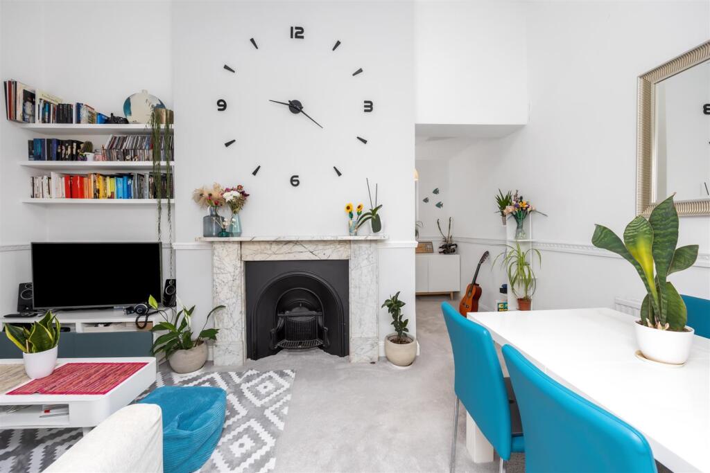 Apartment in Brighton - View 5