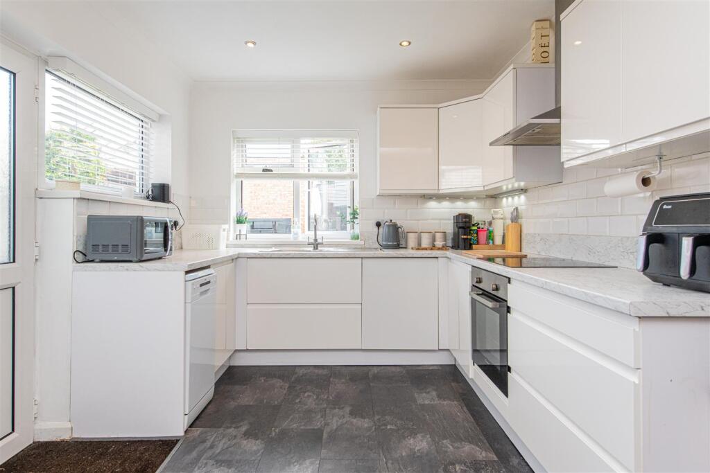 House in Kettering, Brambleside - View 5