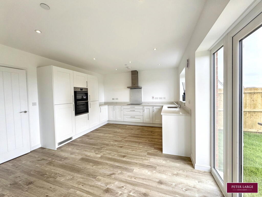 Swn Y Mor, Gronant Road, Prestatyn, Denbighshire  LL19 9LB photo 4
