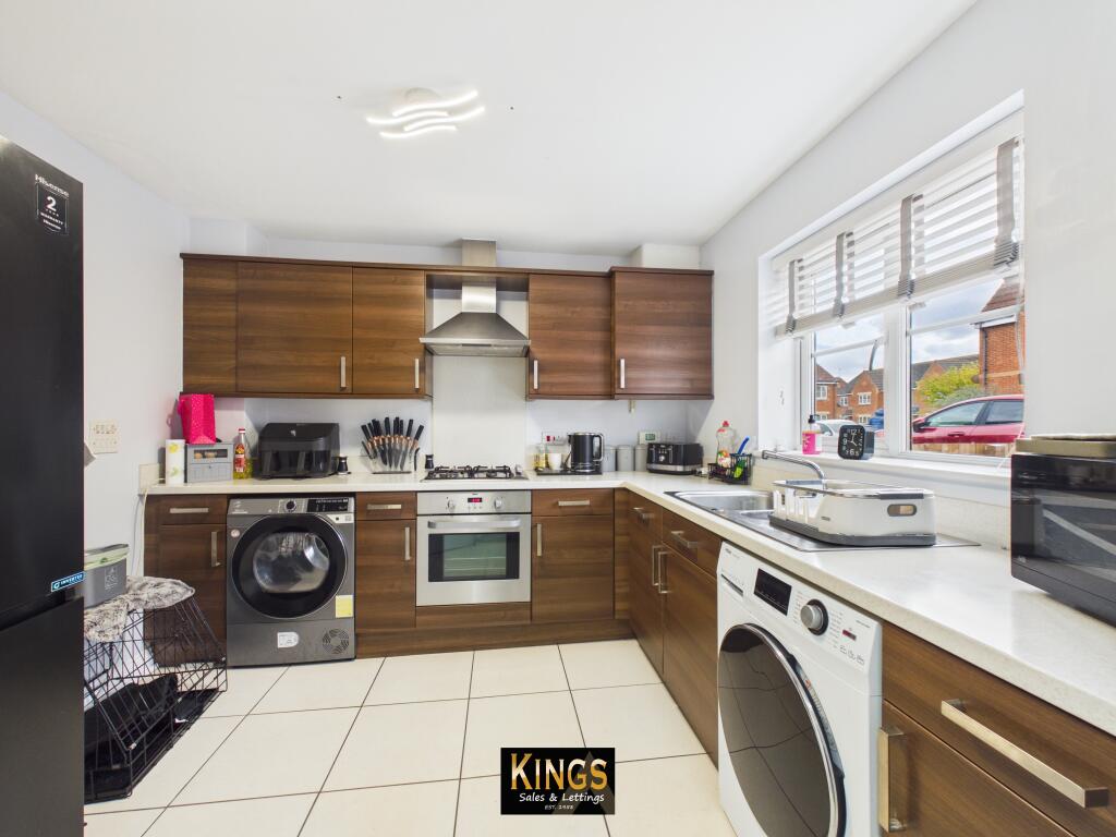 Falmouth Close, Redcar, Redcar And Cleveland photo 3