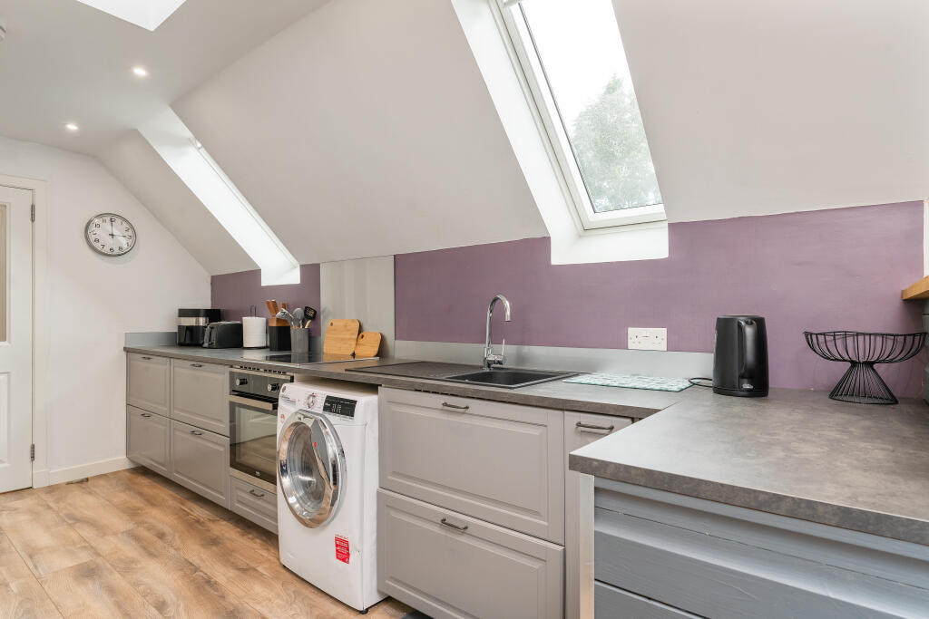 Apartment in Cumbernauld, Craiglinn, Balloch - View 3