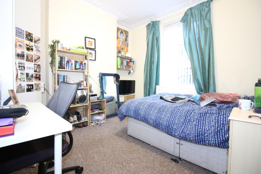 House in Cardiff, Maindy, Cathays - More