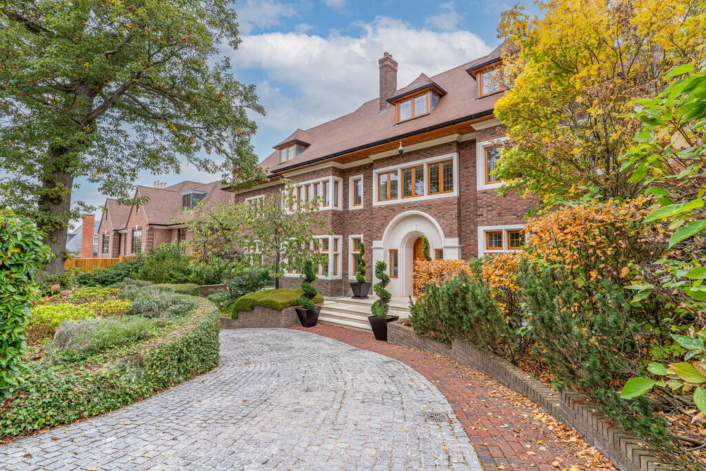 Main image of property: Courtenay Avenue, N6