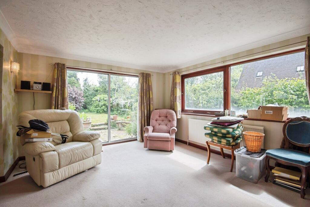 Fox Lane, Royston photo 4