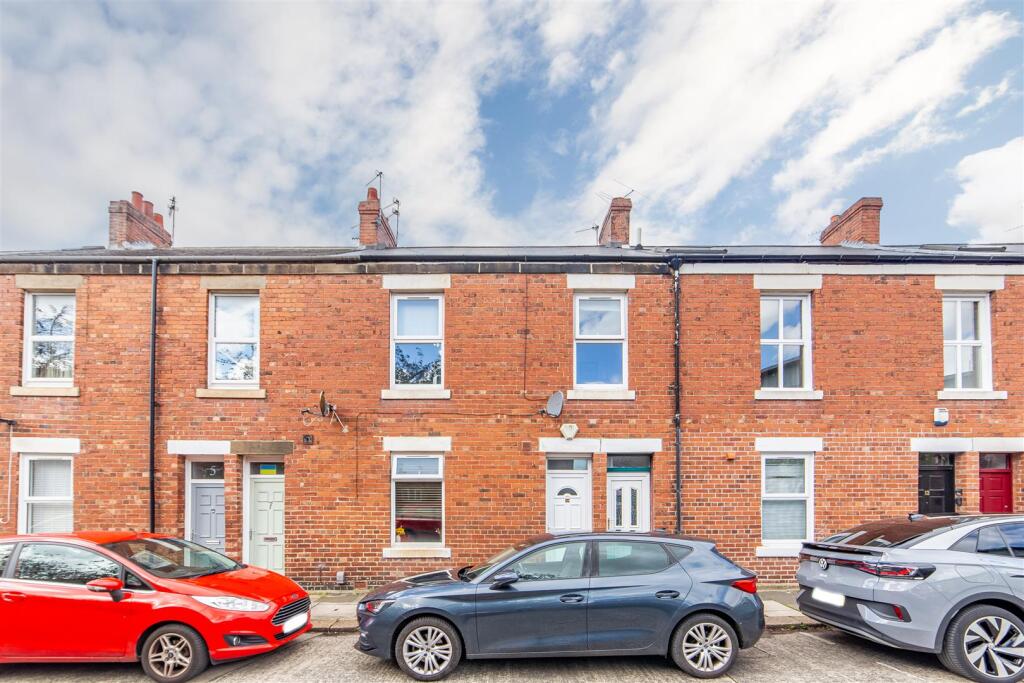 2-bed flat on William Street, Newcastle Upon Tyne, NE3, £155,000