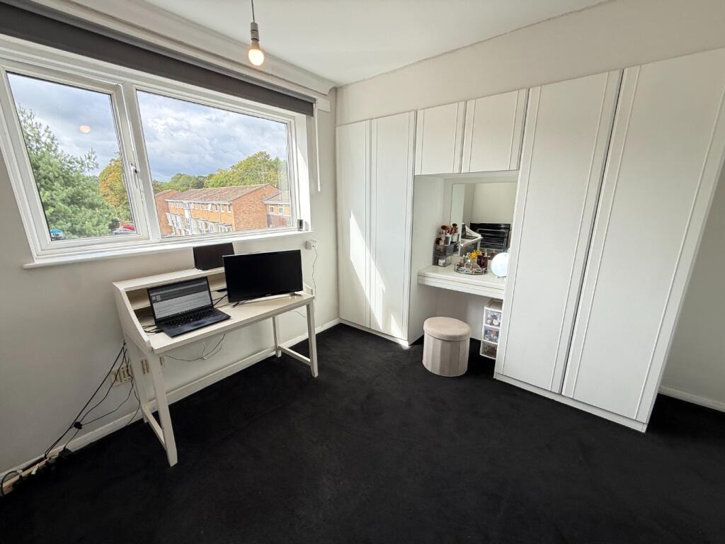 Apartment in Luton - More