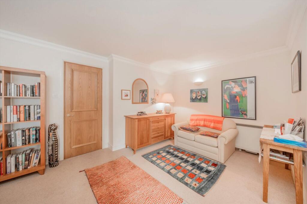 Apartment in London, Butler's Wharf, Bermondsey - View 3