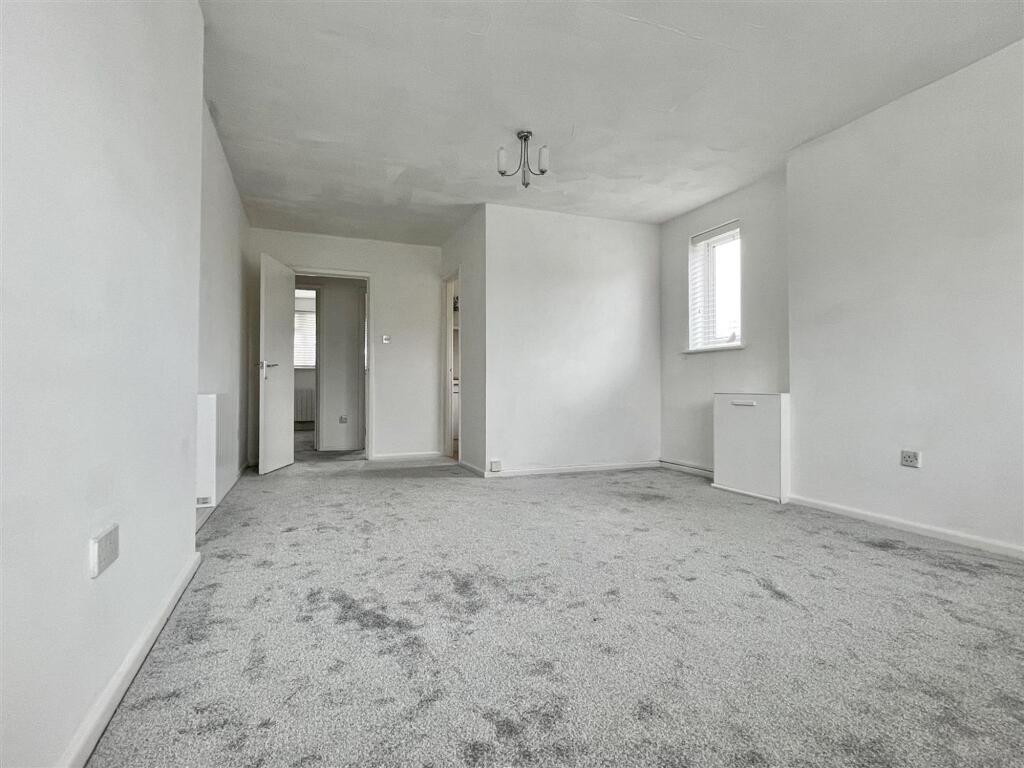 Apartment in Dorchester - View 3