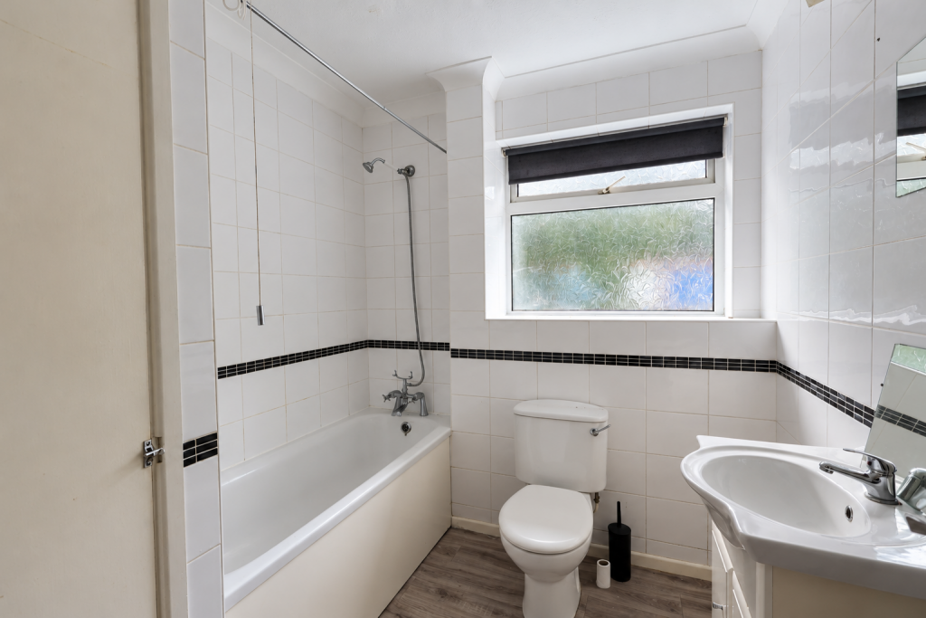Apartment in Poole - More