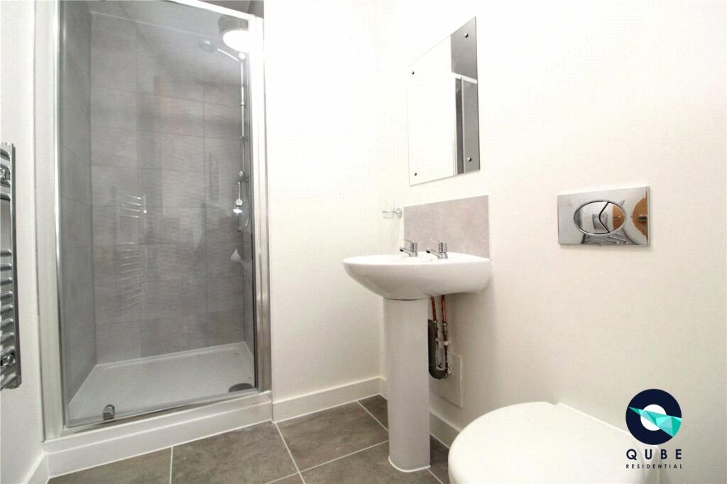 Apartment in Salford, Greater Manchester - View 5