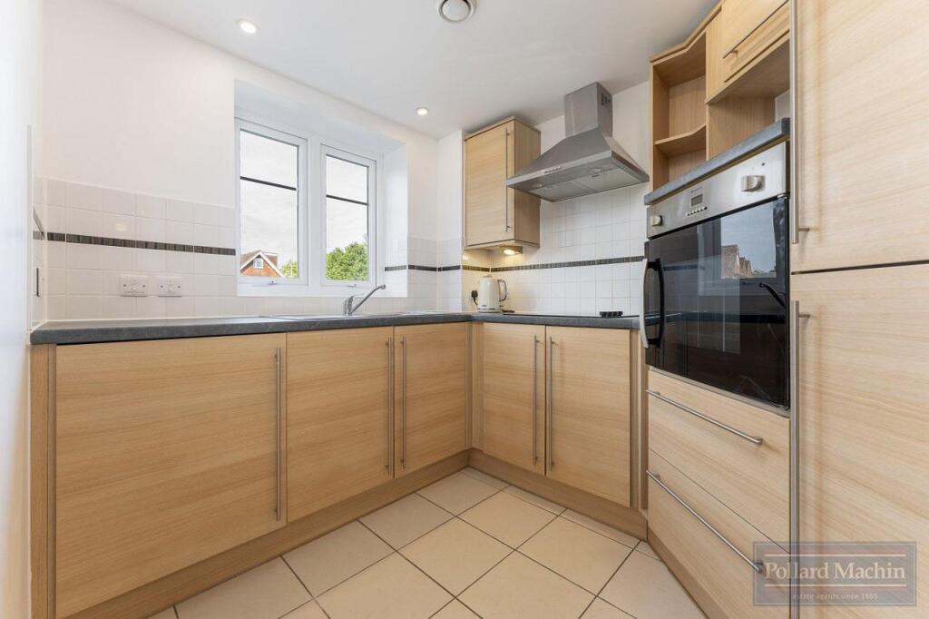 Apartment in Croydon - View 4