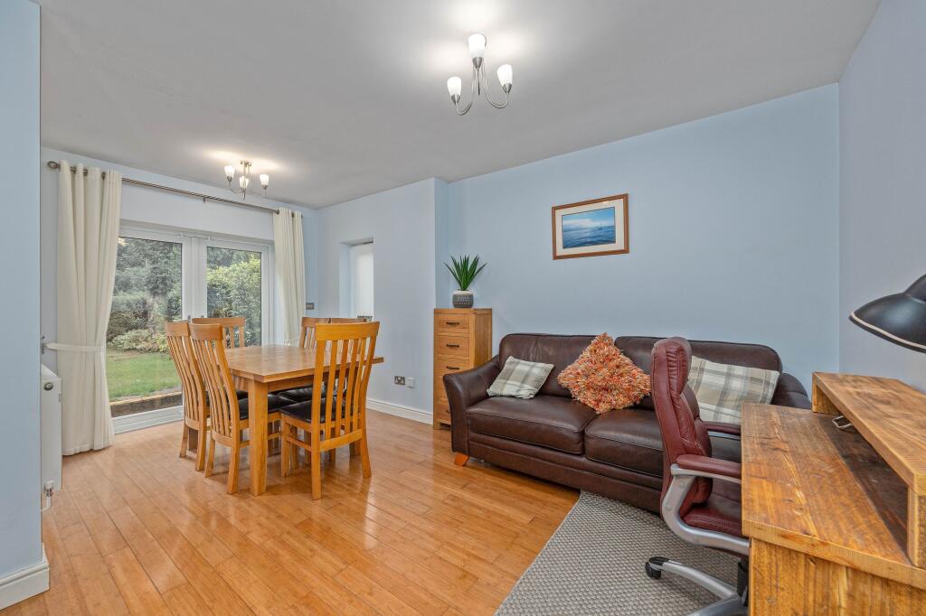 House in Wolverhampton, Castlecroft - View 4