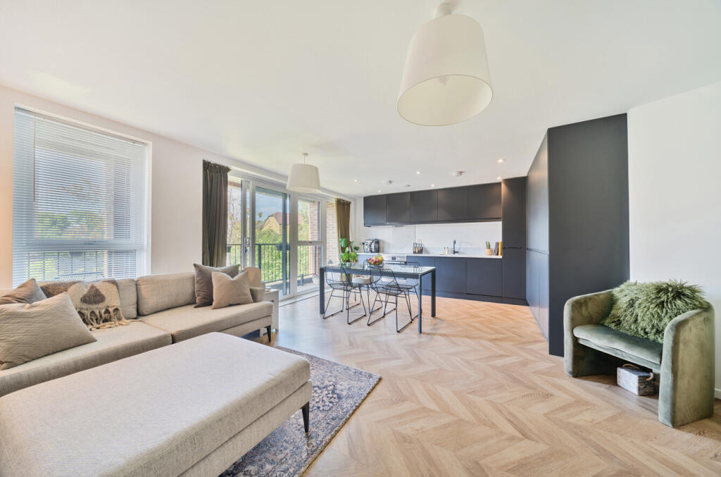 Main image of property: Shernhall Street, London