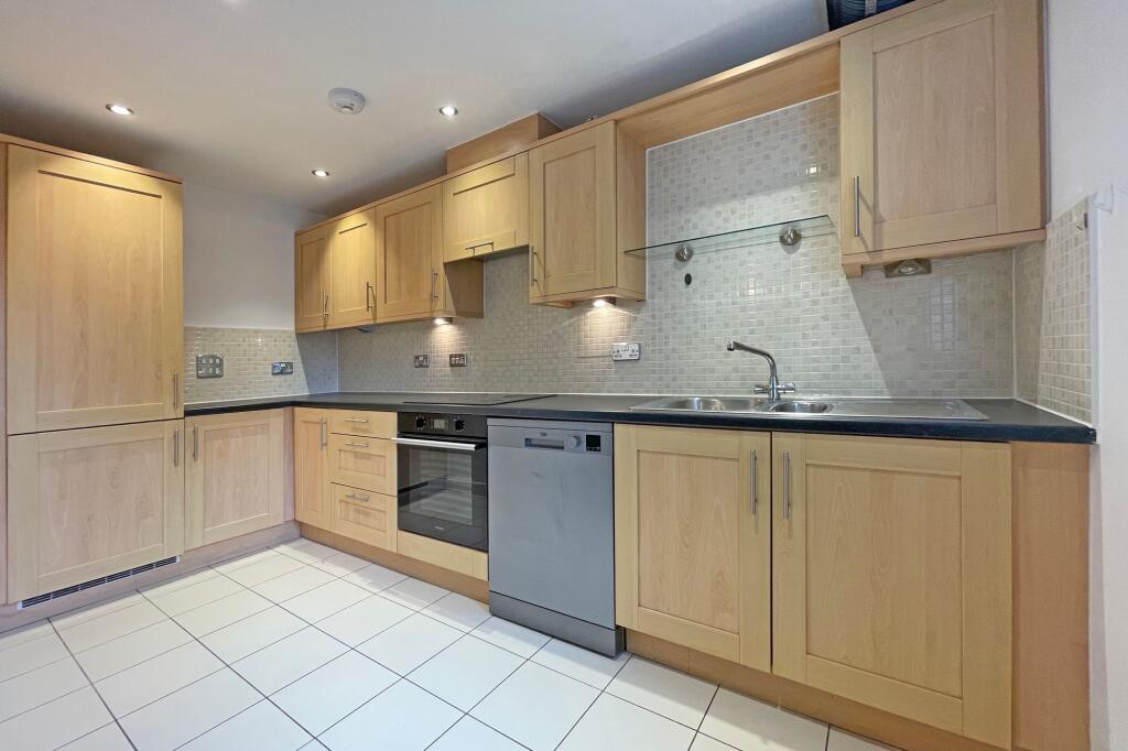Apartment in Tandridge, Whyteleafe - View 5