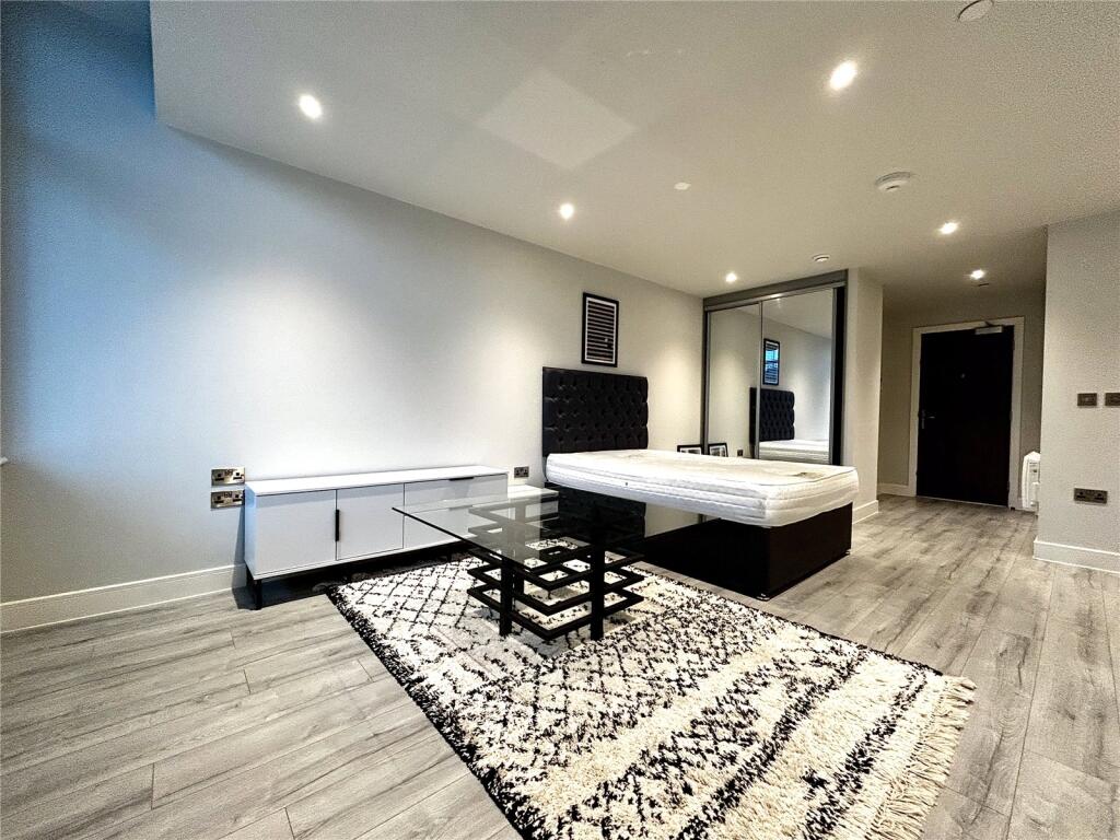 Main image of property: No1 Thames Valley, Wokingham Road, Bracknell, Berkshire, RG42