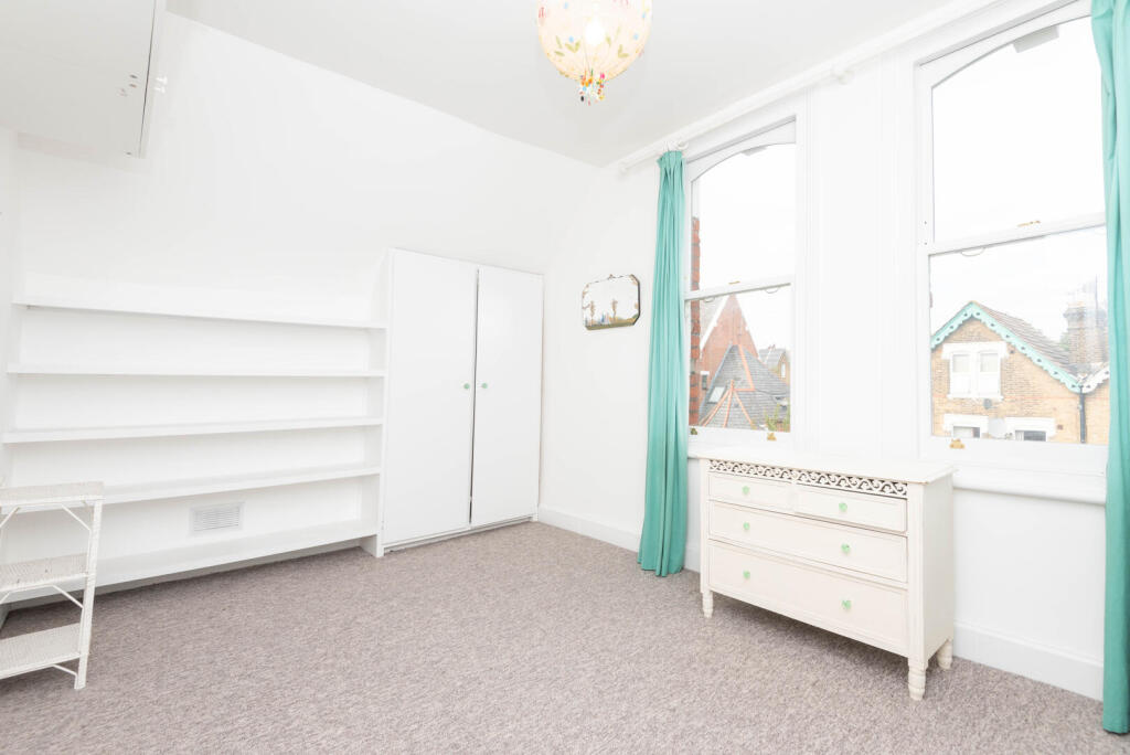 Apartment in London - View 5