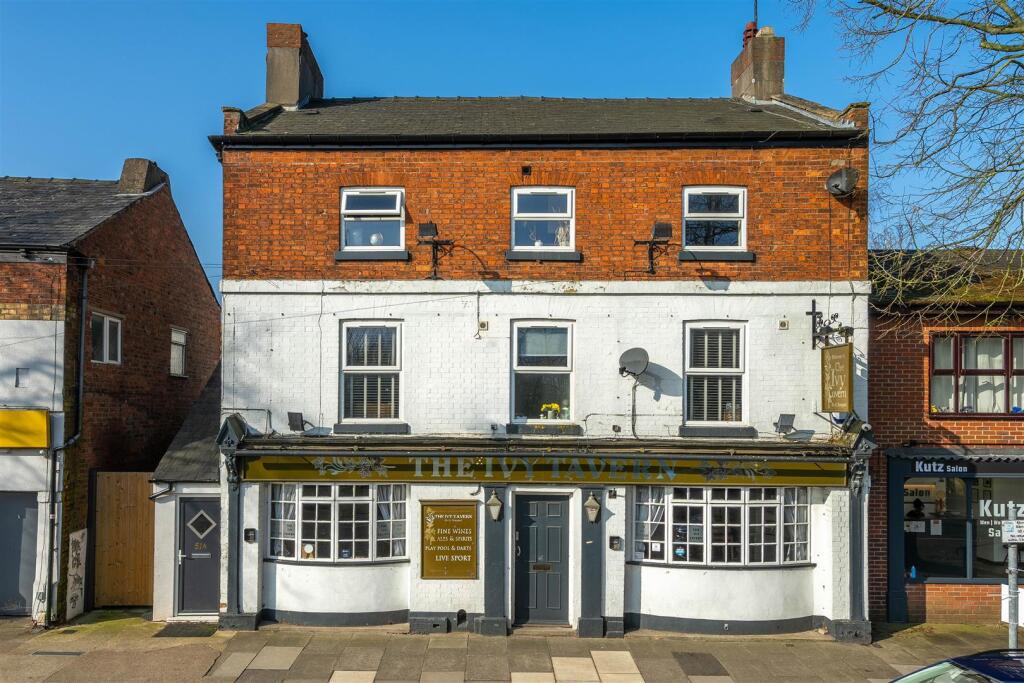 Main image of property: The Ivy Tavern, Newport, Lincoln