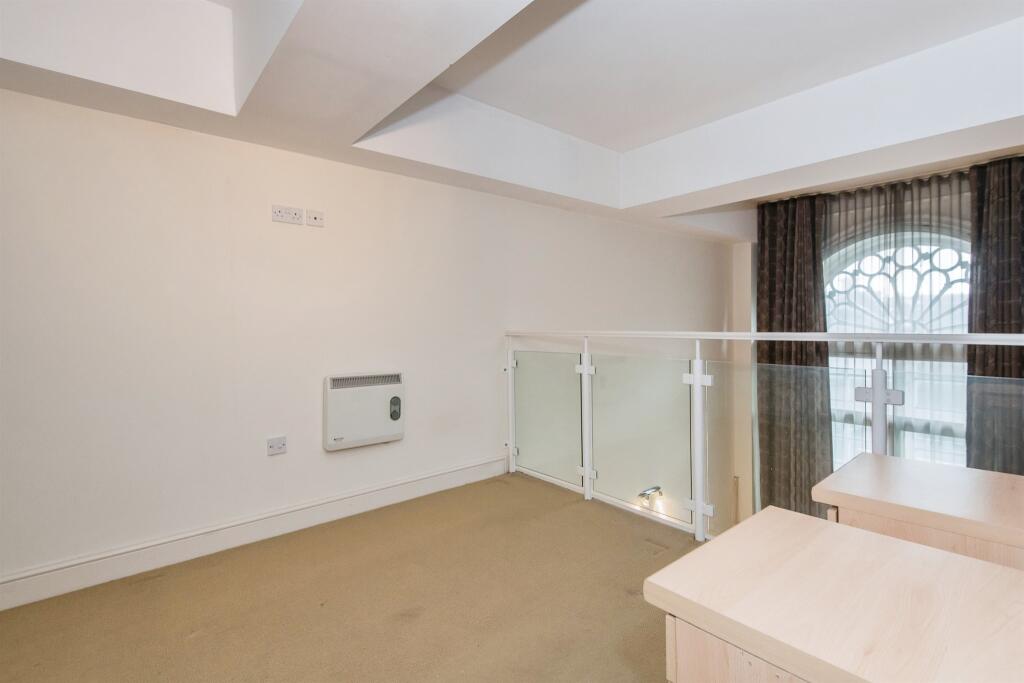 Apartment in Southampton - More