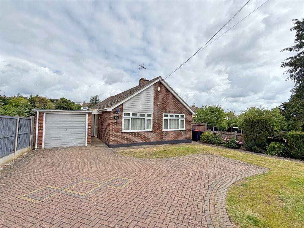 2-bed detached on Challis Lane, Braintree, £375,000