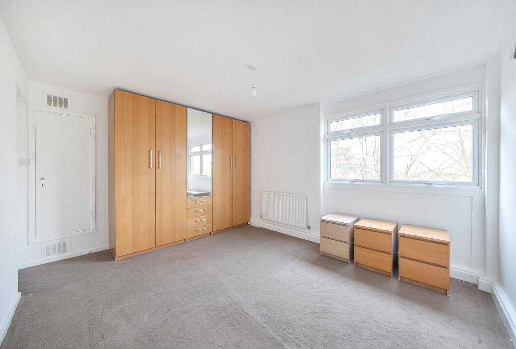 Apartment in Sutton - More