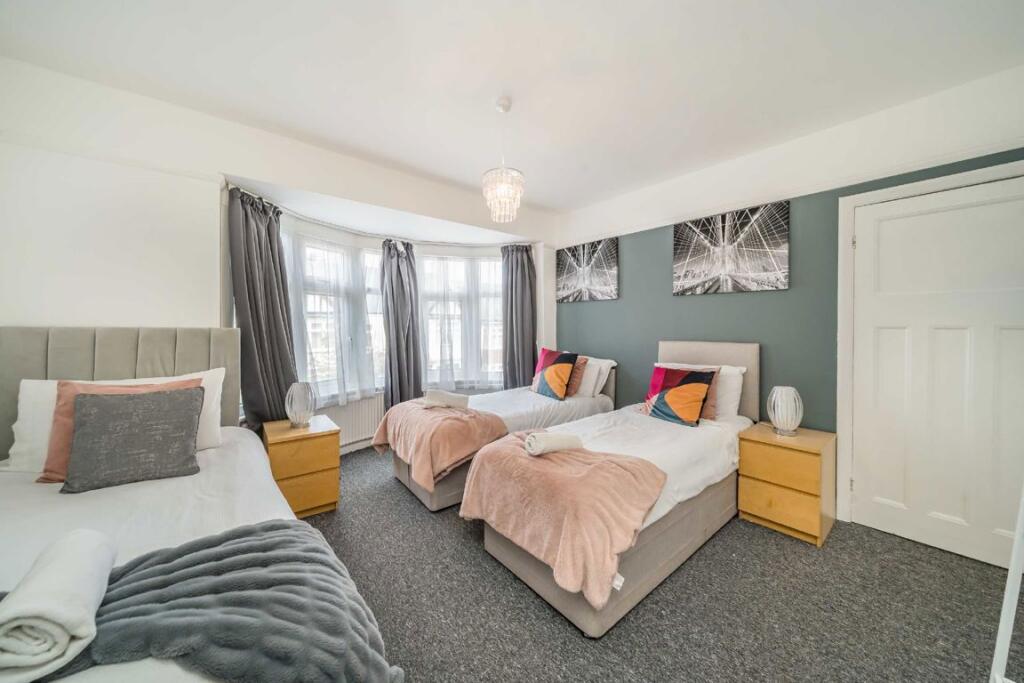 Apartment in London - View 2