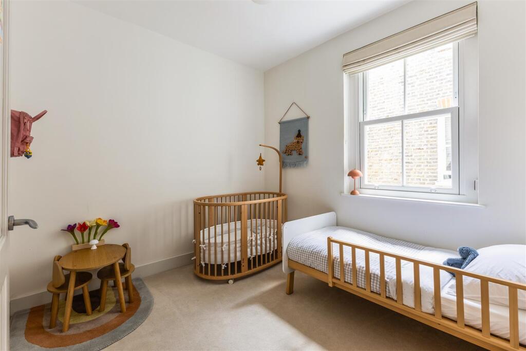 Apartment in London - More