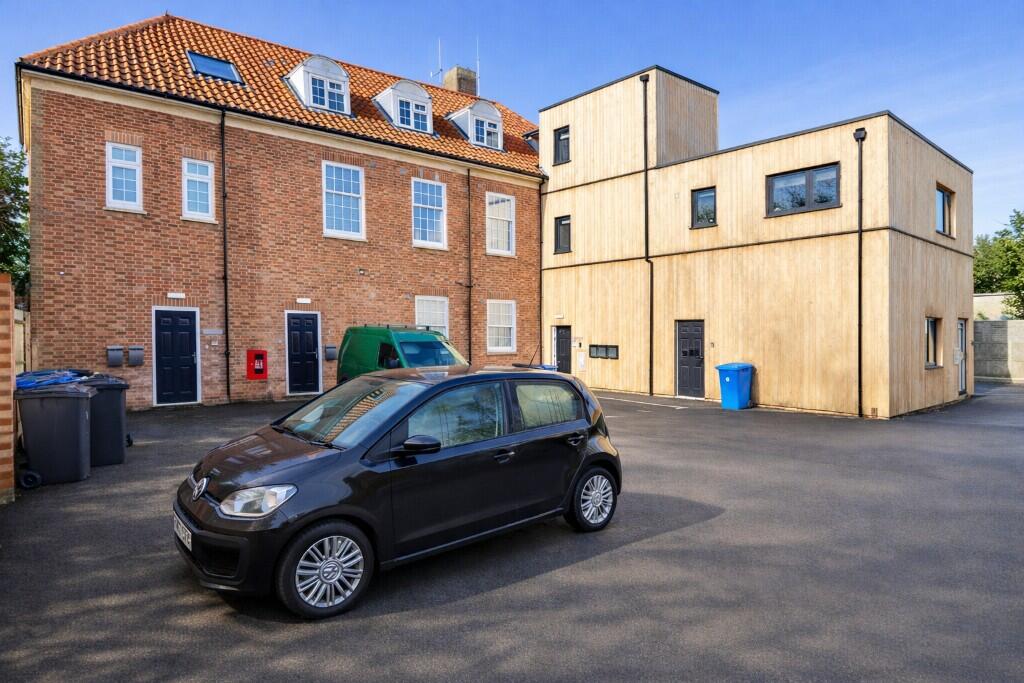 Main image of property: London Road, Beccles, Suffolk, NR34