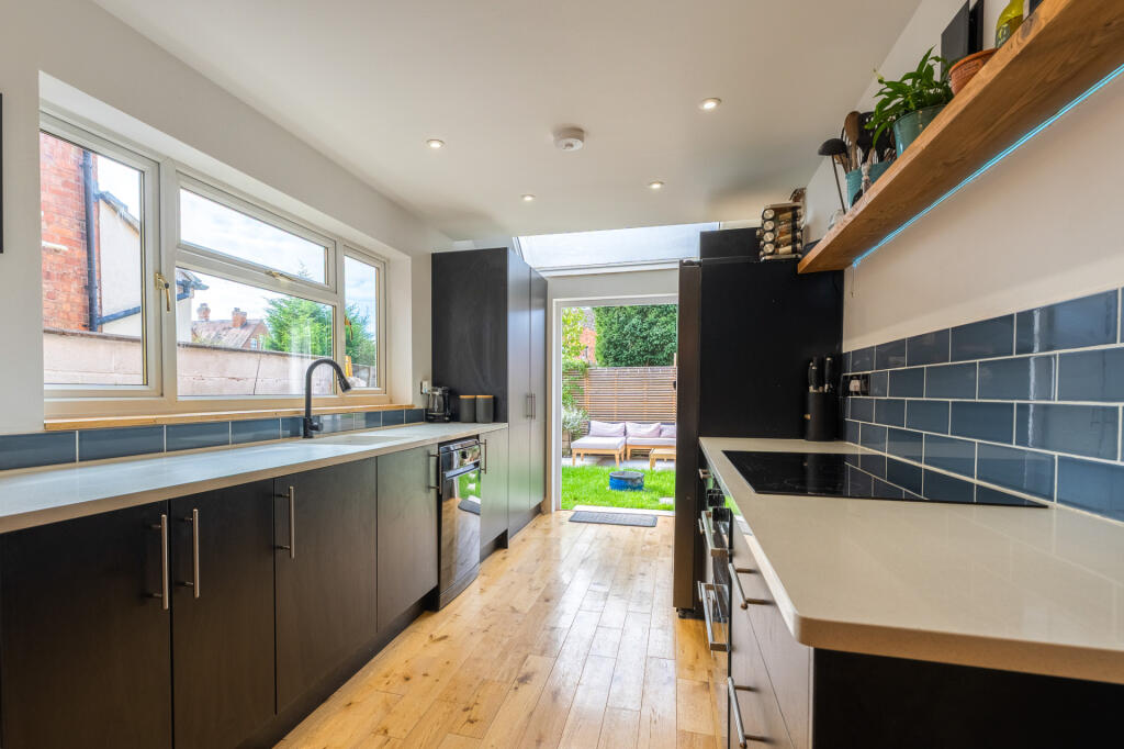 House in Worcester - View 4