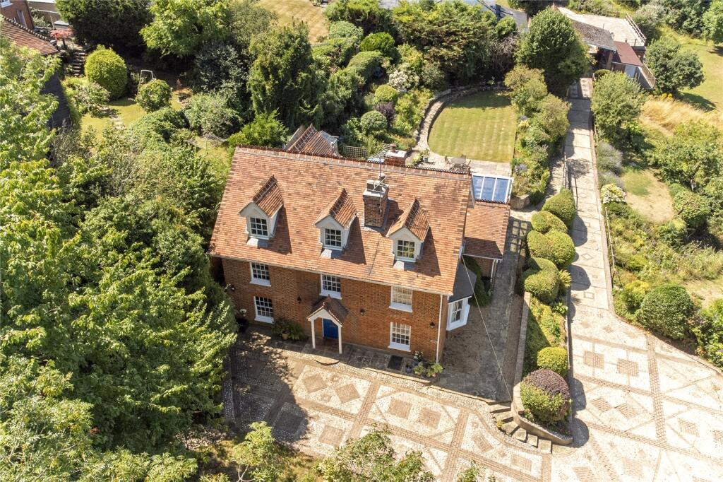 Main image of property: Wessons Hill, Cookham, Berkshire, SL6