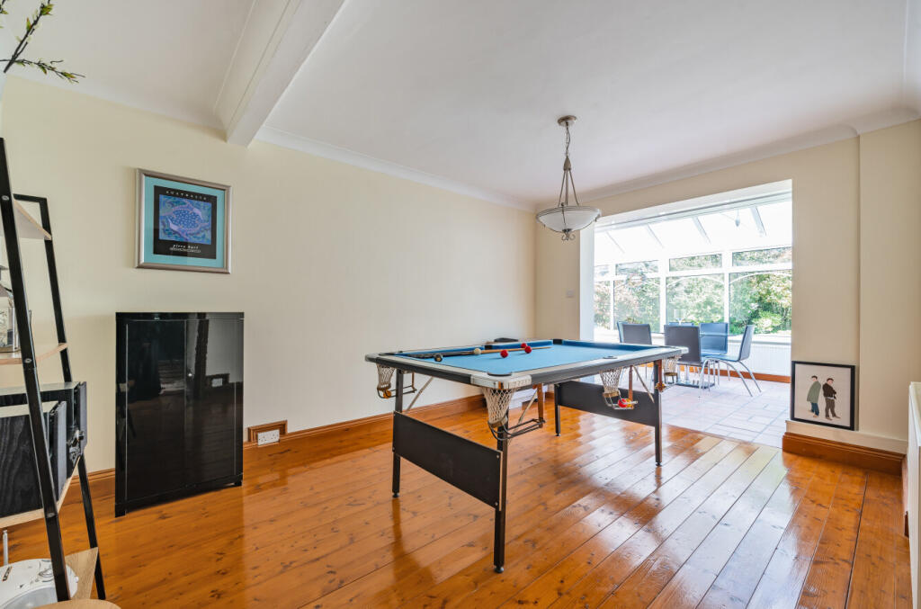 Reading Road, Finchampstead, Wokingham, Berkshire, RG40 photo 3