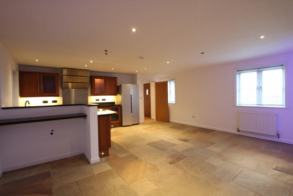 House in Enfield - View 3