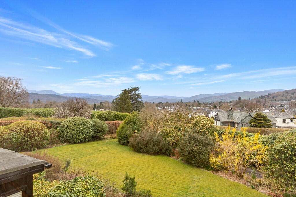 Main image of property: Flat 4 Rotherwood, Thornbarrow Road, Windermere, Cumbria, LA23 2DG