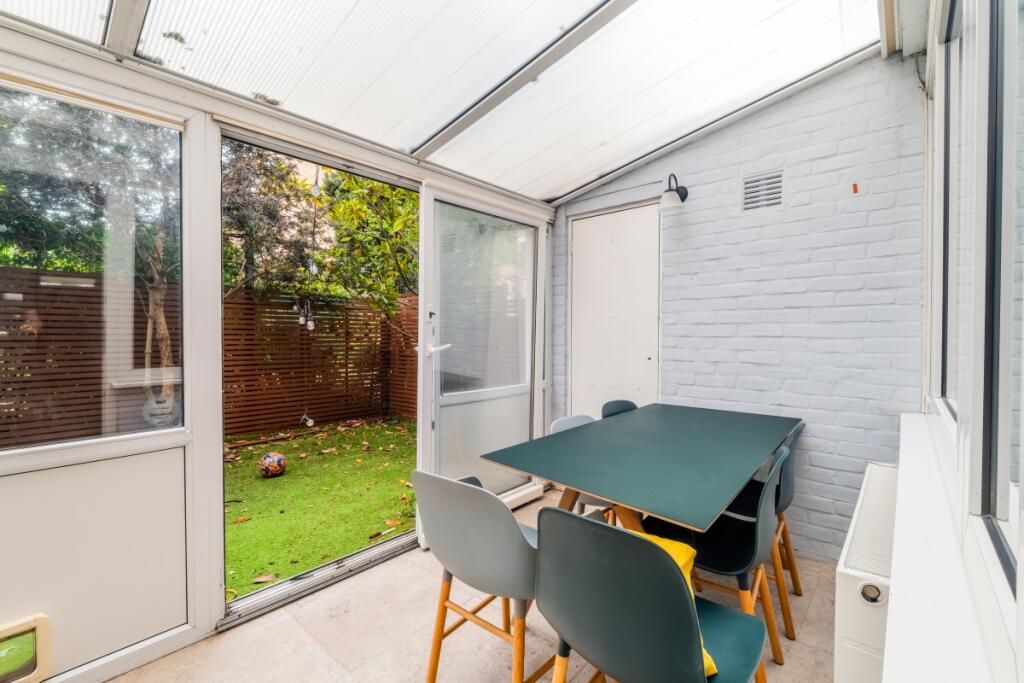 3 bedroom maisonette for rent