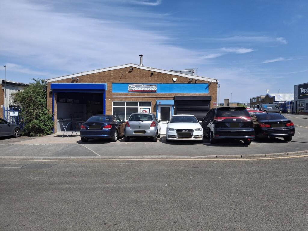 Main image of property: 22 Highmeres Road, Leicester, Leicestershire, LE4 9LZ