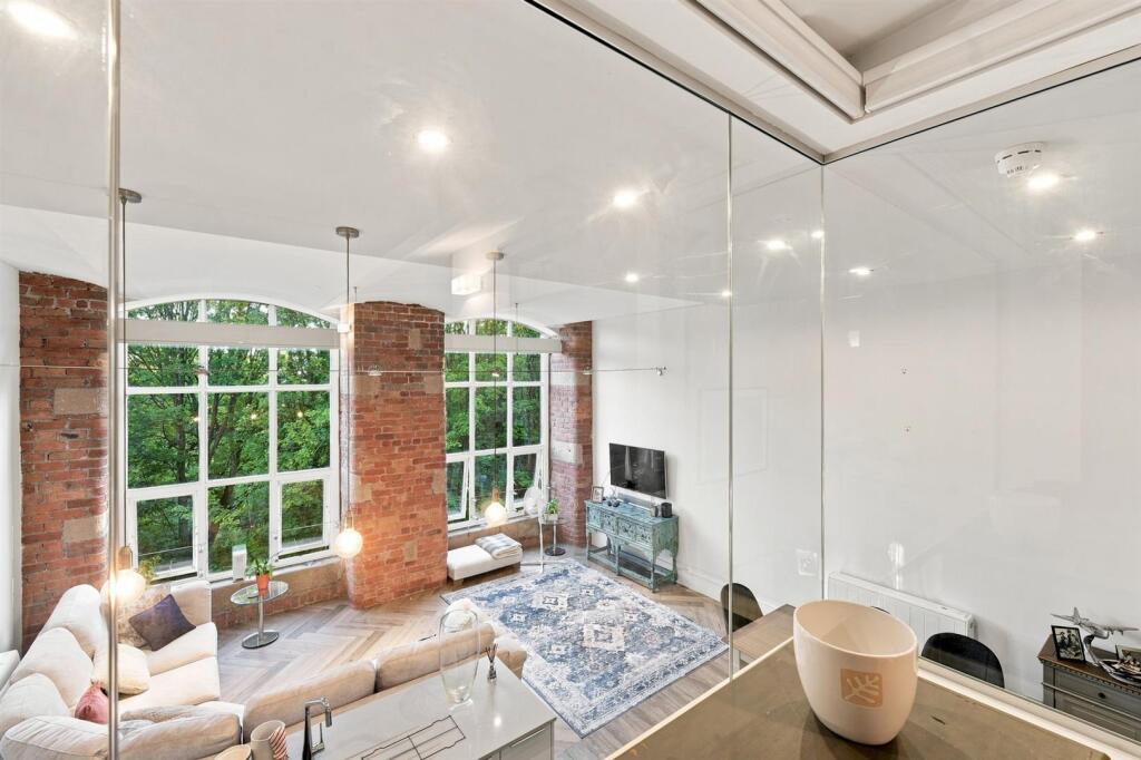 Apartment in Macclesfield, Bollington Cross - More