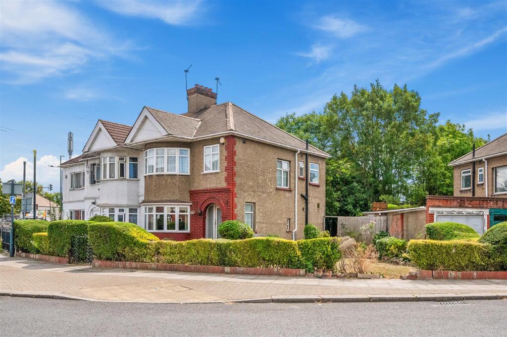 Lewis Crescent, London
