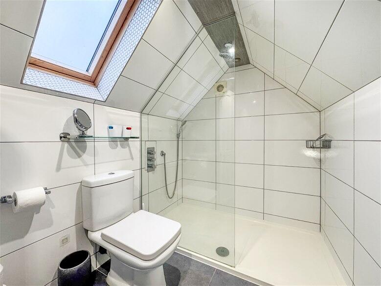 Additional image 8 of Sun Lane, Harpenden, AL5