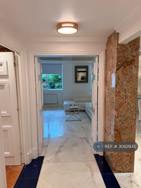 Apartment in London - More