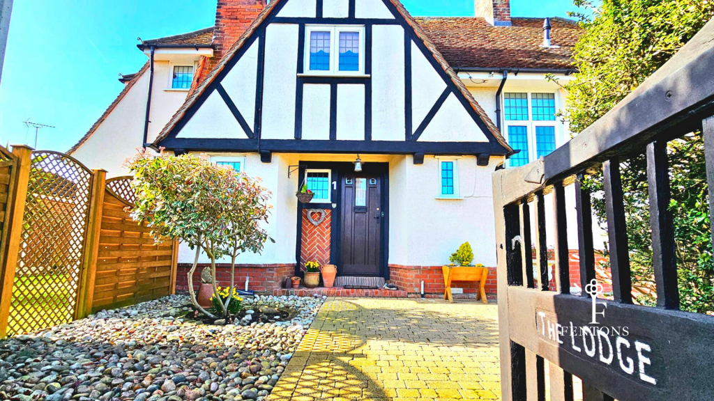 Village Way, Kirby Cross, Frinton-on-Sea photo 3