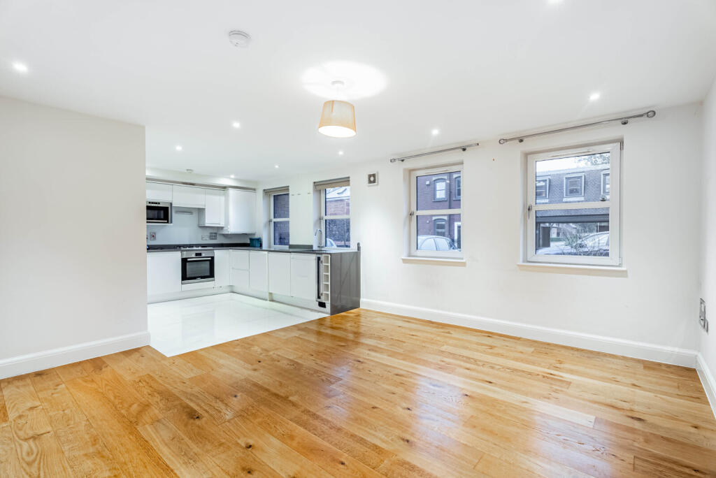 Additional image 2 of Thompsons Close, Harpenden, Hertfordshire, AL5