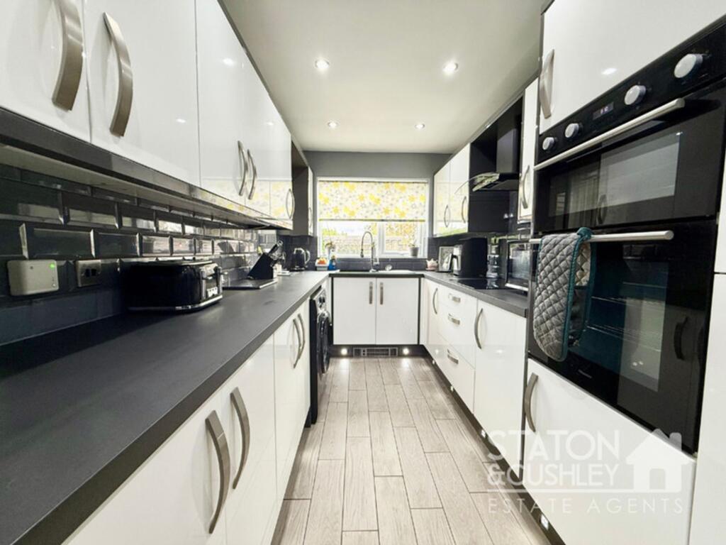 House in Mansfield, Warsop - View 5