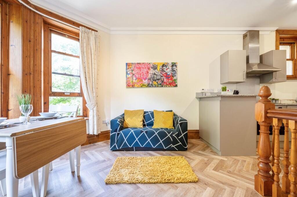 Apartment in Bournemouth, West Cliff - View 4