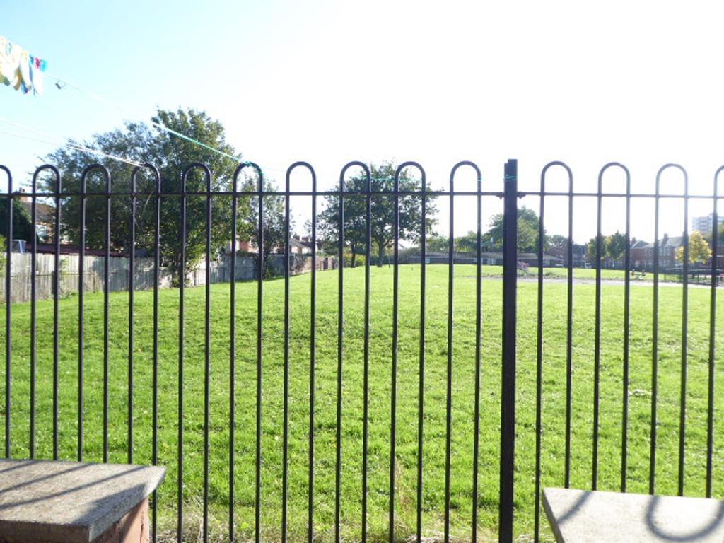 House in Hull, Garden Village - View 3