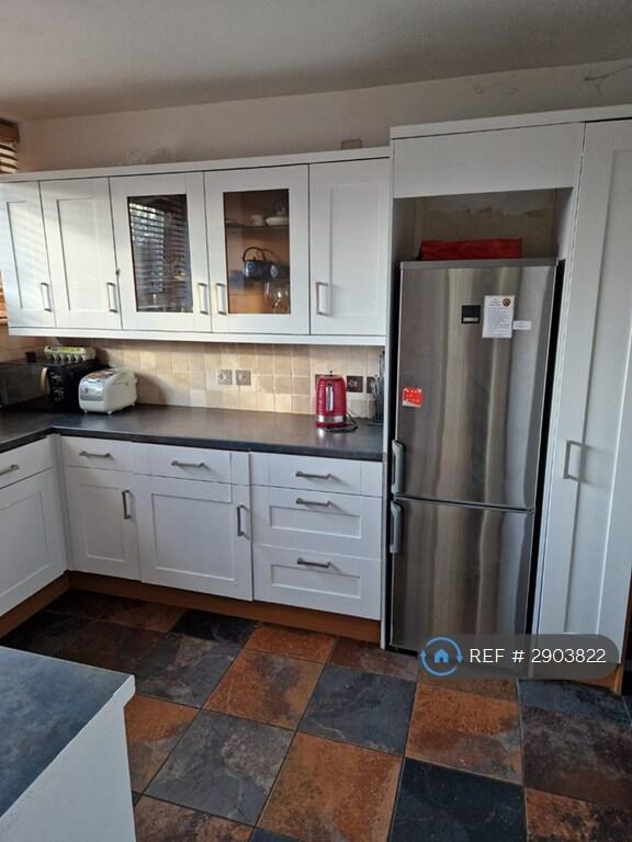3 bedroom maisonette for rent