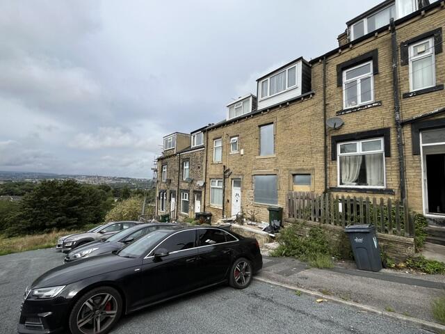 House in Bradford - View 5