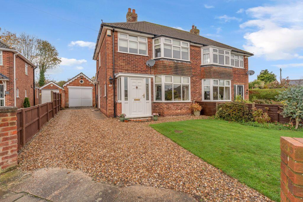 3-bed semi-detached on Rosaire Place, Scartho, £195,000